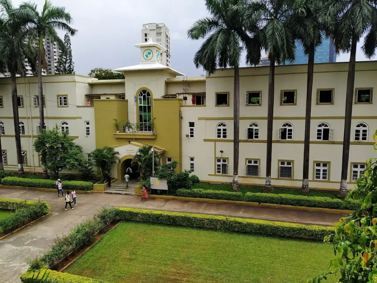 DG Ruparel college of Arts science and commerce 