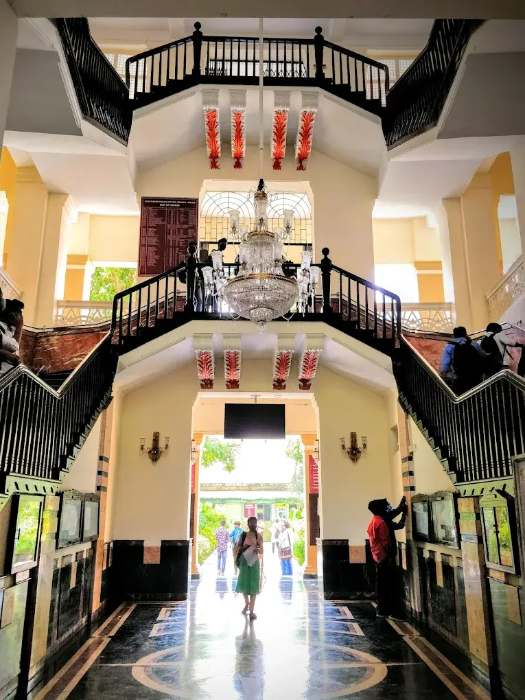 Gurunanak Khalsa college of Arts science and commerce 