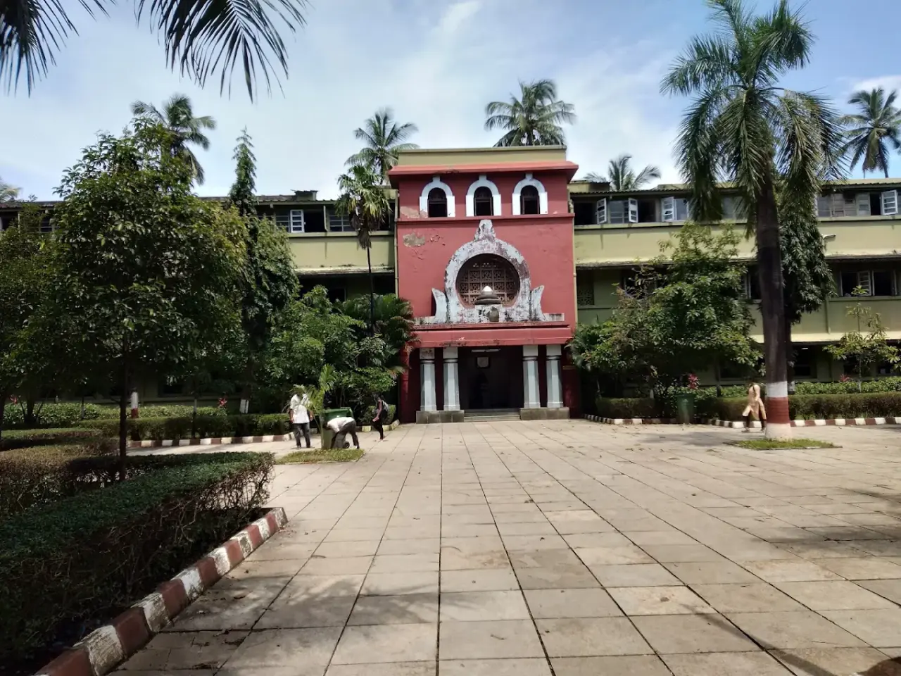 Bhavan's college 